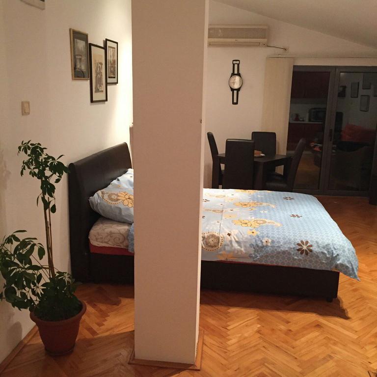Apartment The Royal Pg Podgorica Buitenkant foto